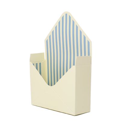 Picture of 23cm CARDBOARD ENVELOPE - STRIPES CREAM/GREEN X 10pcs